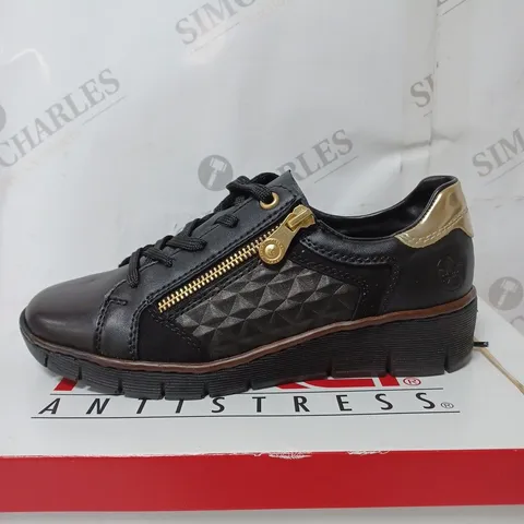 BOXED RIEKER ANTISTRESS TRAINERS, BLACK - SIZE 4