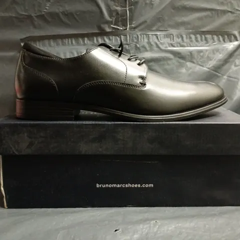 BOXED PAIR OF BRUNO MARC LACE UP SHOES IN BLACK SIZE UK 11