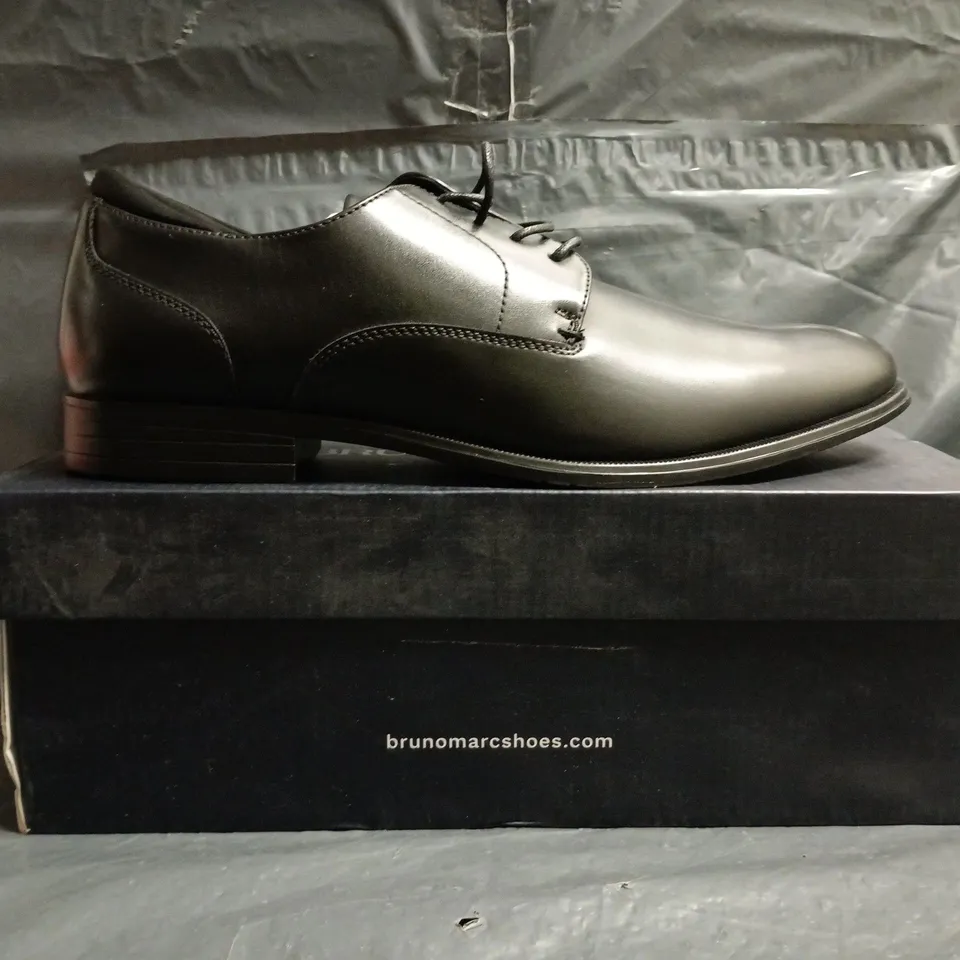 BOXED PAIR OF BRUNO MARC LACE UP SHOES IN BLACK SIZE UK 11