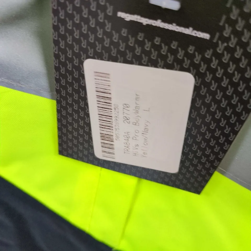 REGATTA PROFESSIONAL HI-VISIBILITY VEST – UK L (EU 52-54)