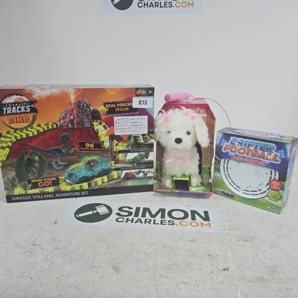 APPROXIMATELY 10 ASSORTED TOYS & GAMES PRODUCTS TO INCLUDE DRIFTER FOOTBALL, TOTALLY TRACKS DINO, WALK ALONG PUPPY, ETC