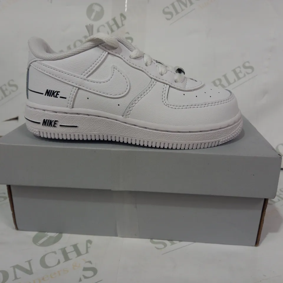 BOXED PAIR OF NIKE FORCE 1 LV8 3 KIDS SHOES IN WHITE UK SIZE 8.5