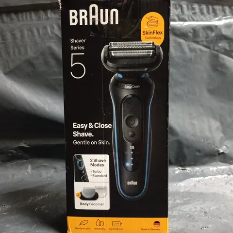BOXED BRAUN SHAVER SERIES 5