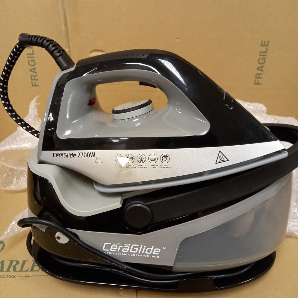 TOWER CERAGLIDE 2700W STEAM GENERATOR IRON