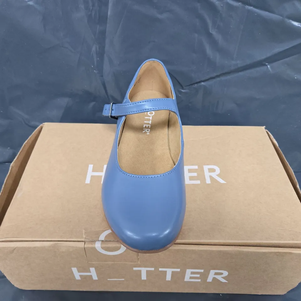 BOXED PAIR OF HOTTER VIOLET BUCKLE SHOES IN BLUE - UK 4
