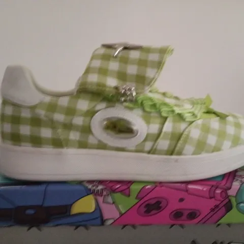 BOXED PAIR OF KOI MAGIC TURTLES GREEN GINGHAM FLAT SHOES – UK SIZE 6