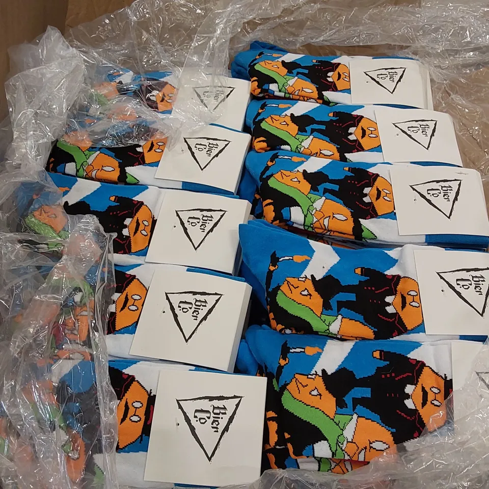 BOX OF APPROXIMATELY 360 PAIRS OF BRAND NEW BIER CO SOCKS (1 BOX)
