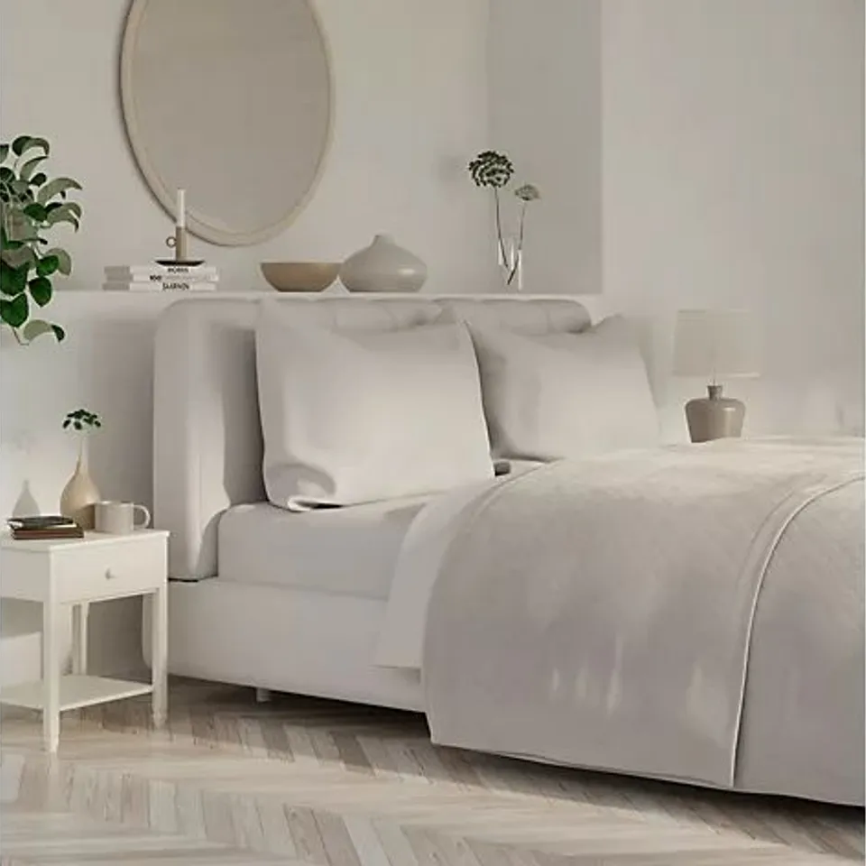 COZEE HOME LIGHTWEIGHT VELVET BEDSPREAD