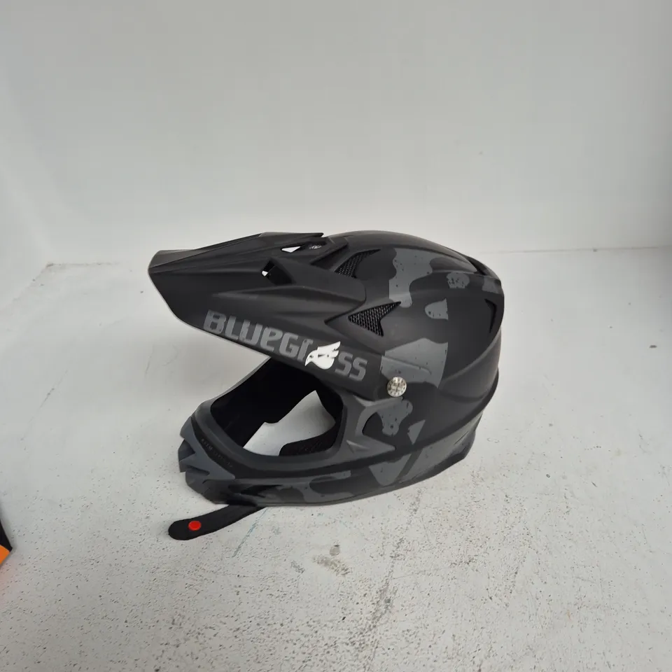 BLUEGRASS FULL-FACE MOTOCROSS HELMET, BLACK/GREY CAMOUFLAGE
