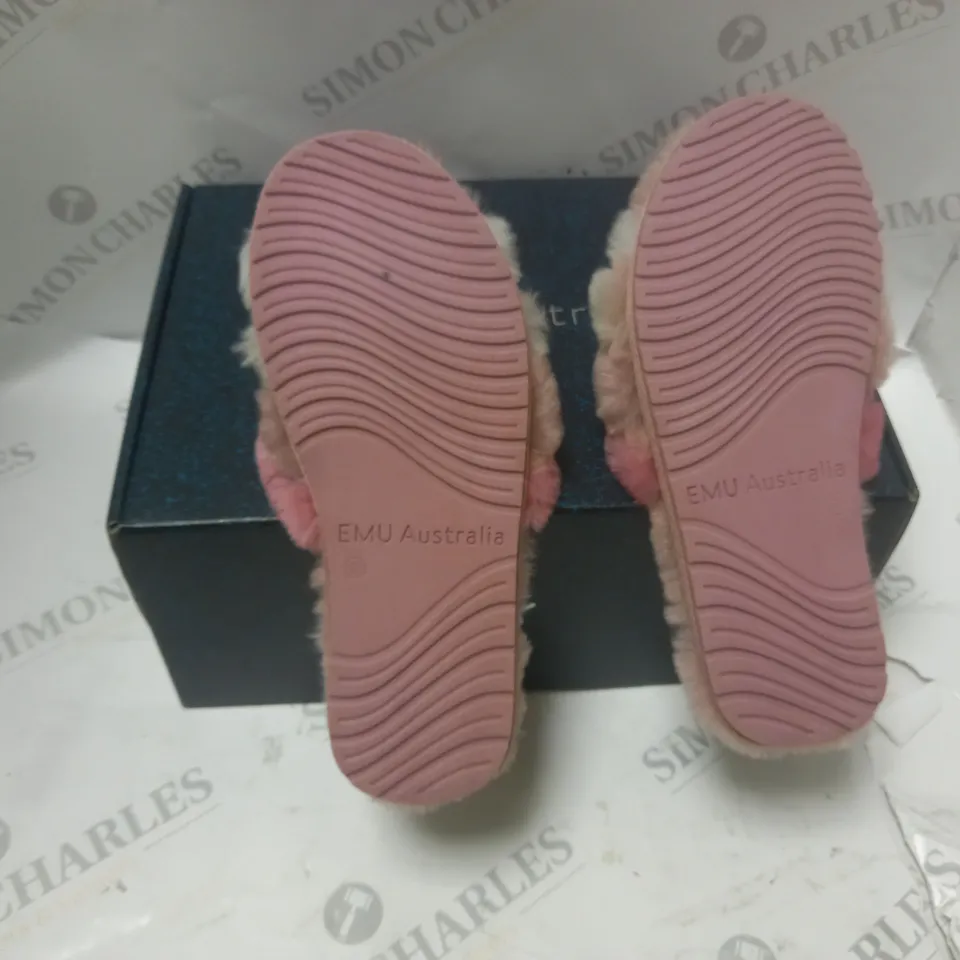 EMU AUSTRALIA PINK SLIPPERS - SIZE 5