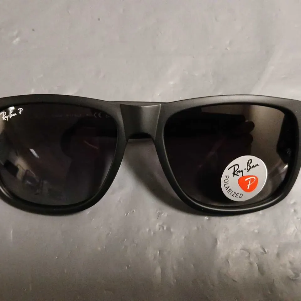 PAIR OF RAY BAN POLARISED BLACK FRAMED GLASSES IN CASE