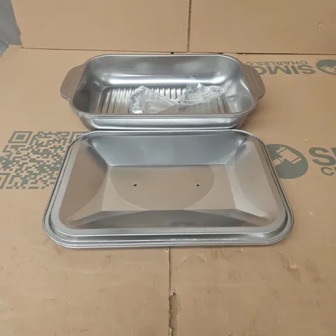 PAIR OF STAINLESS STEEL ROASTING PANS WITH LIDS
