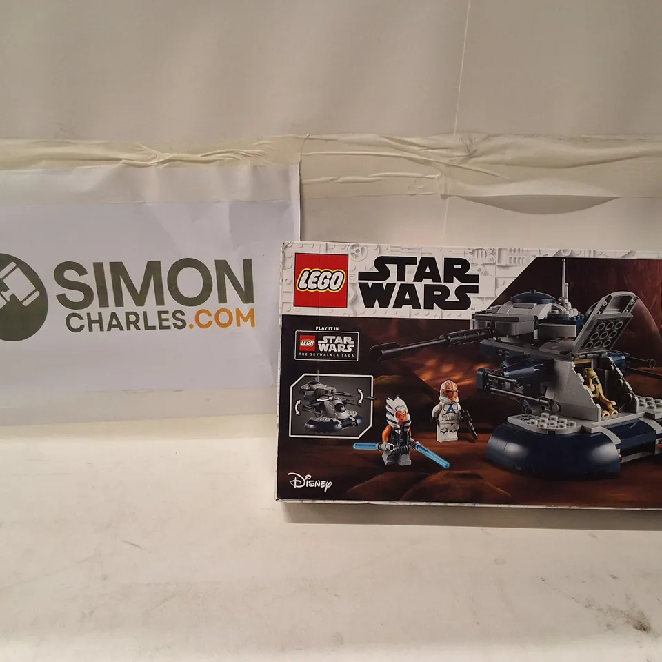 LEGO STAR WARS BOXED SET – STAR WARS BATTLE VEHICLE WITH MINIFIGURES