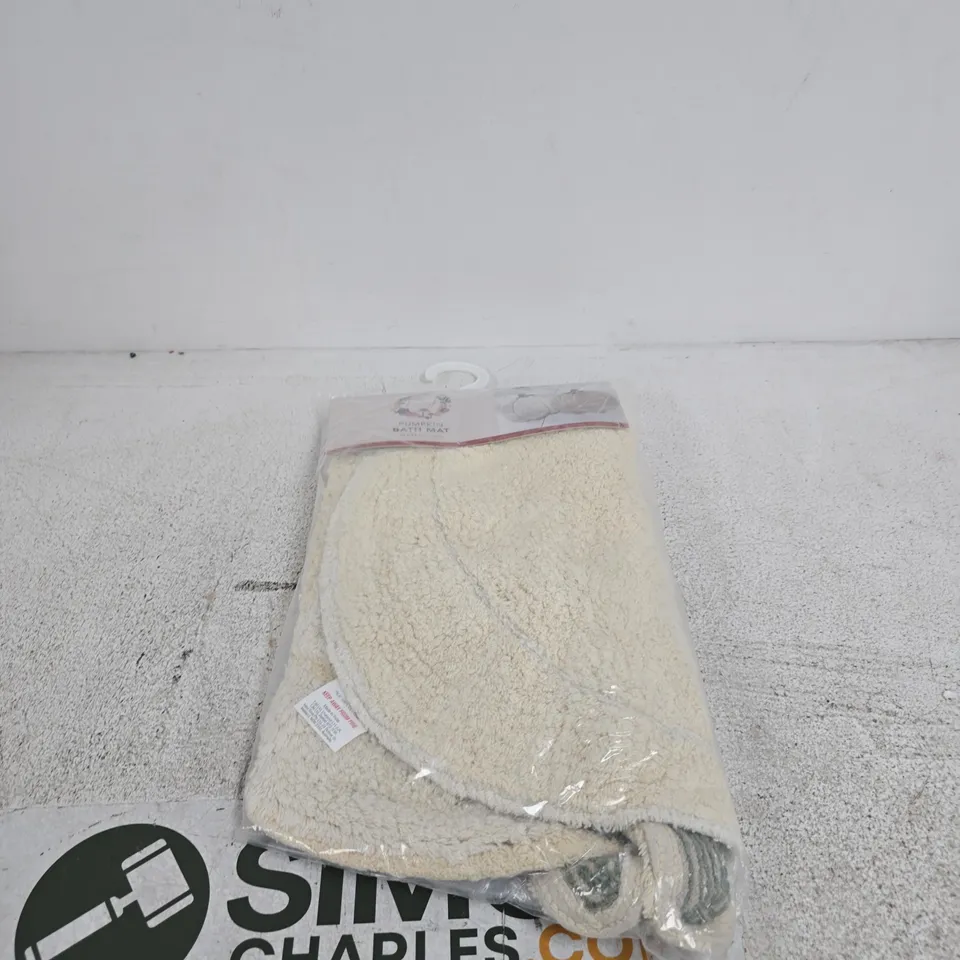 THE LIFESTYLE EDIT HARVEST PUMPKIN BATH MAT