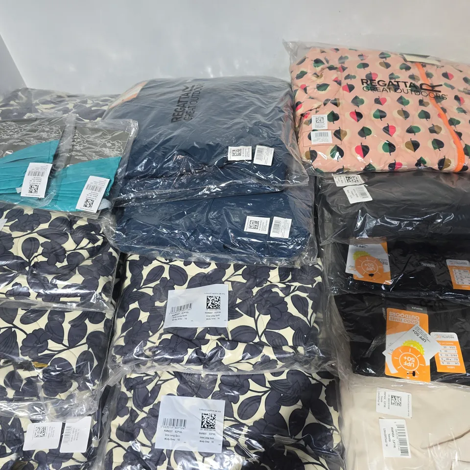 LOT OF APPROXIMATELY 14 ASSORTED BRAND NEW REGATTA AND DARE2BE CLOTHING ITEMS