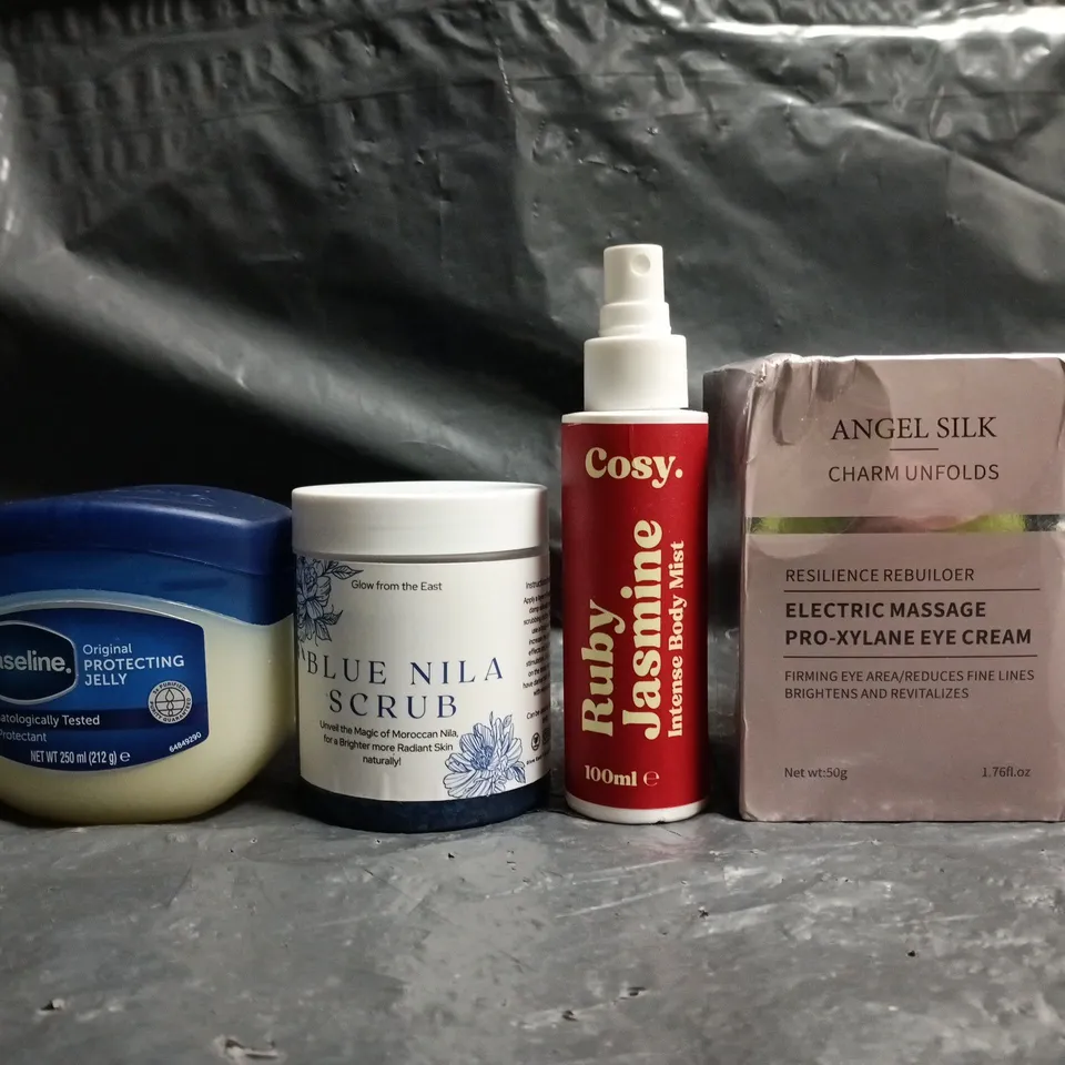 APPROXIMATELY 20 ASSORTED COSMETIC ITEMS TO INCLUDE VASELINE, COSY, ETC - COLLECTION ONLY