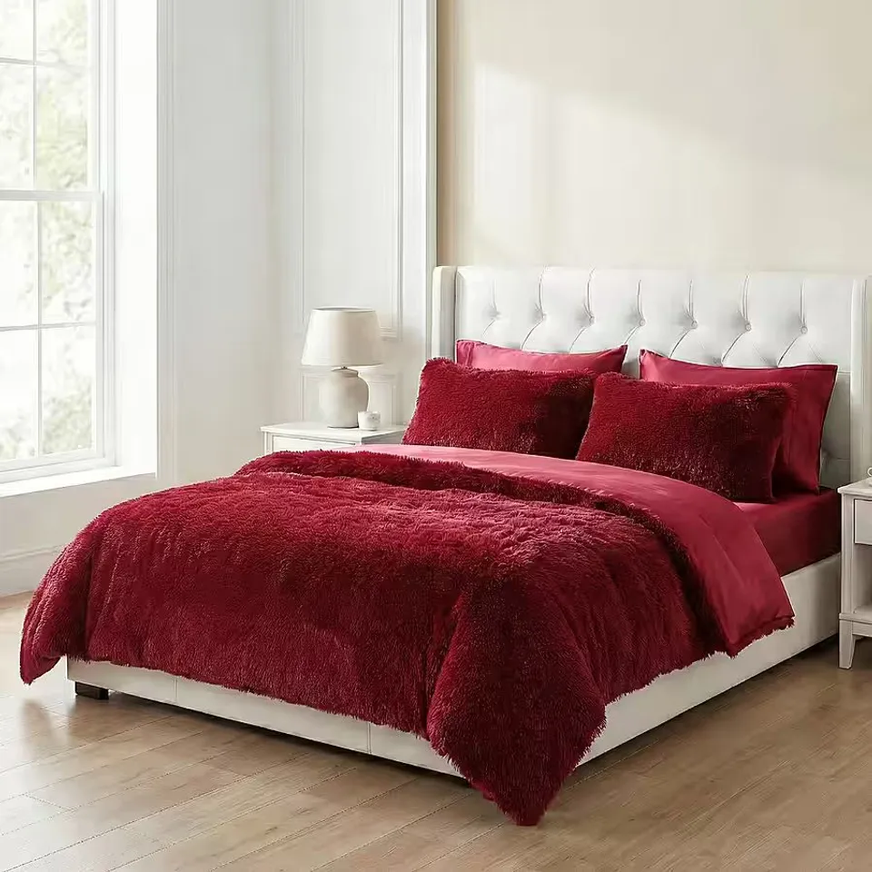 LIVMORE 6-PIECE FAUX FUR COMFORTER SET - UNBOXED 