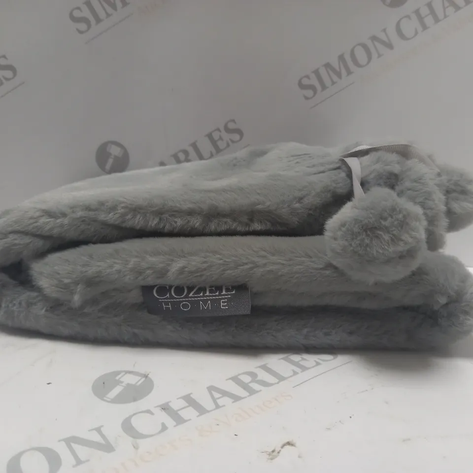 OUTLET COZEE HOME LONG PLUSH 2L HOT WATERBOTTLE WITH POM POMS