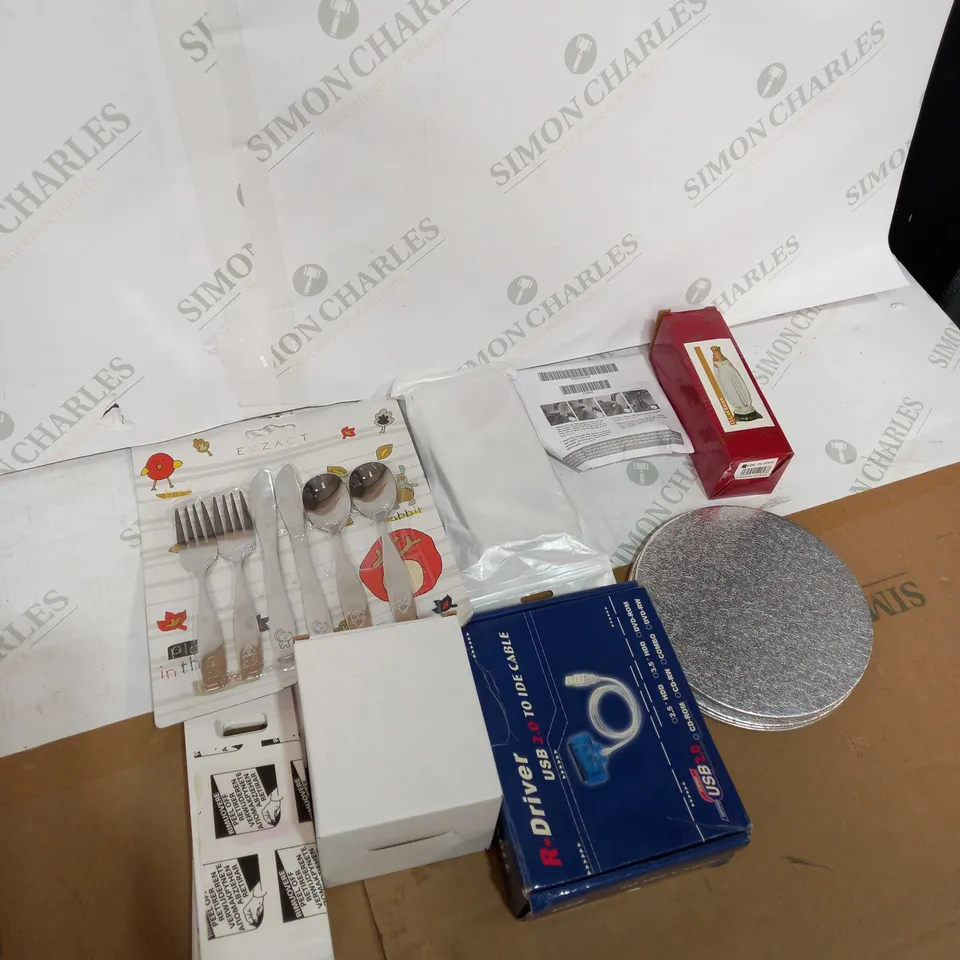 BOX OF ASSORTED HOUSEHOLD ITEMS 