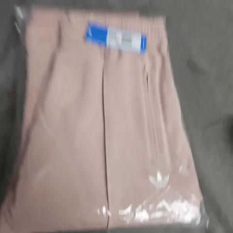 BAGGED ADIDAS TROUSERS - SIZE M
