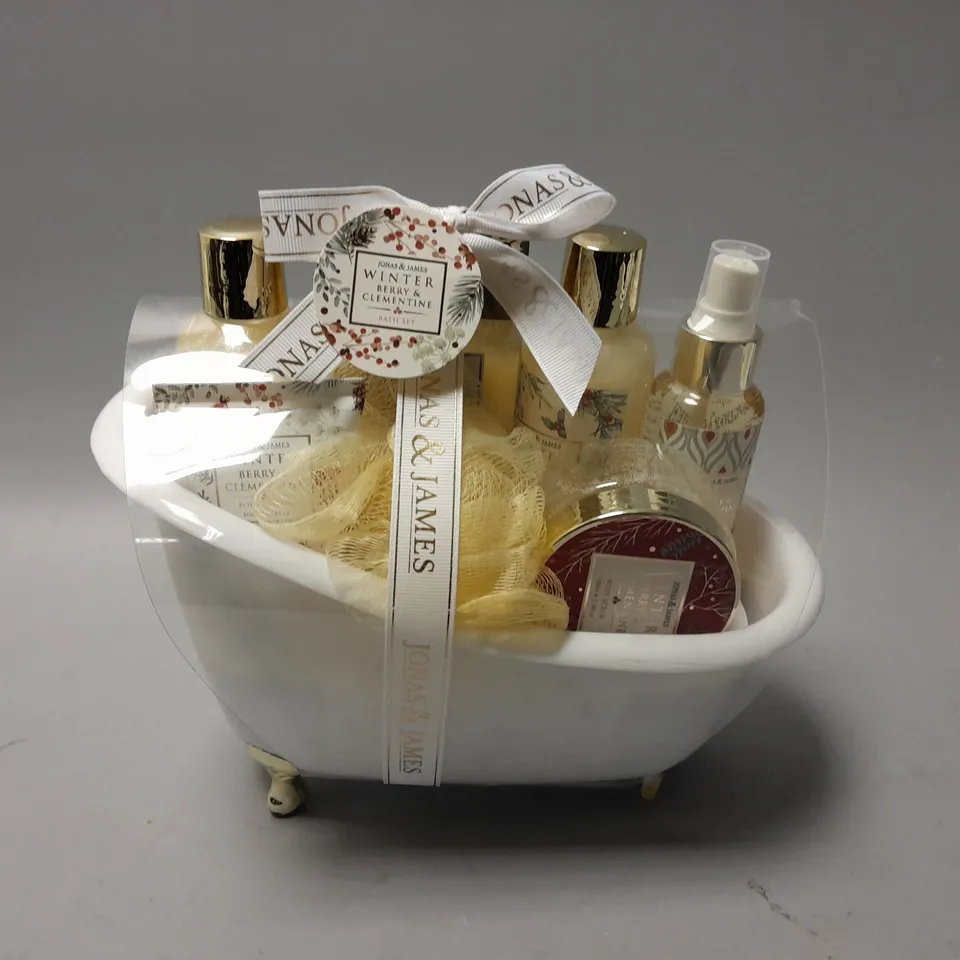 BAYLISS & HARDING WINTER BERRY & CLEMENTINE GIFT SET