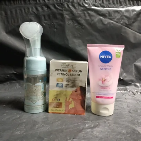 APPROXIMATELY 20 ASSORTED COSMETIC ITEMS TO INCLUDE NIVEA, GLIMIFY, ETC - COLLECTION ONLY