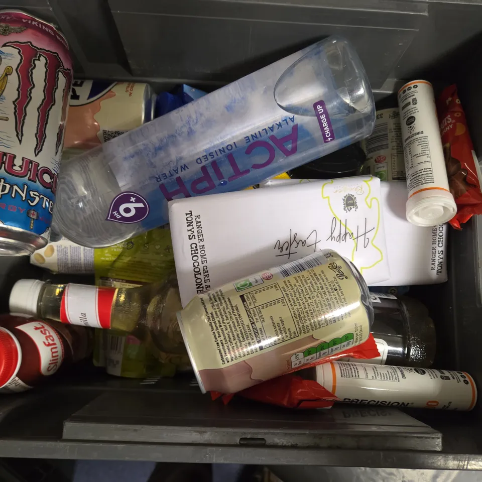 APPROXIMATELY 20 ASSORTED FOOD & DRINK ITEMS TO INCLUDE HAPPY EASTER TONY CHOCOLONEY, MONSTER JUICE VIKING BERRY, PINE NUT BUTTER, ETC - COLLECTION ONLY