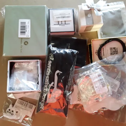 BOX TO CONTAIN AN ASSORTMENT OF FASHION ACCESSORIES TO INCLUDE JEWLERY, WALLETS, BELTS ECT