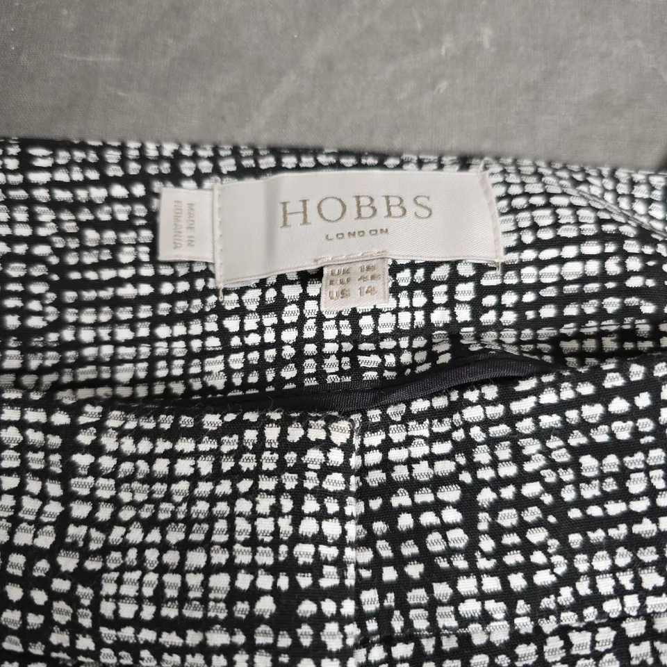 HOBBS LONDON WOMEN'S BLACK & WHITE GRID PRINT TOP