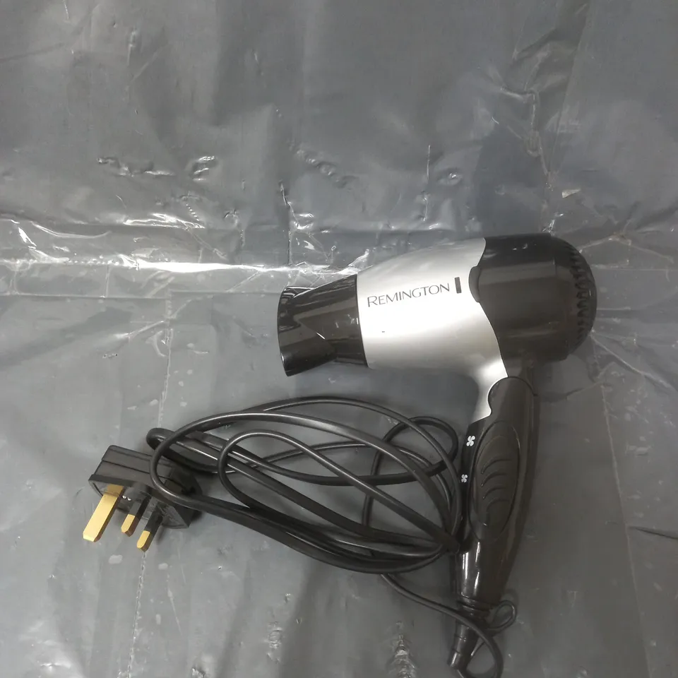 REMINGTON FOLDABLE TRAVEL HAIRDRYER
