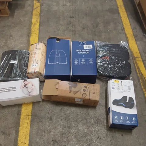 PALLET TO CONTAIN A LARGE ASSORTMENT OF PILLOWS, CUSHIONS AND RELATED PRODUCTS
