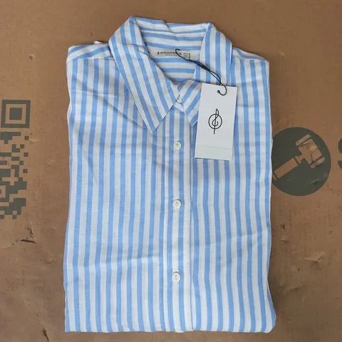 STRADIVARIUS STRIPED BUTTON-UP SHIRT IN BLUE/WHITE SIZE MEDIUM