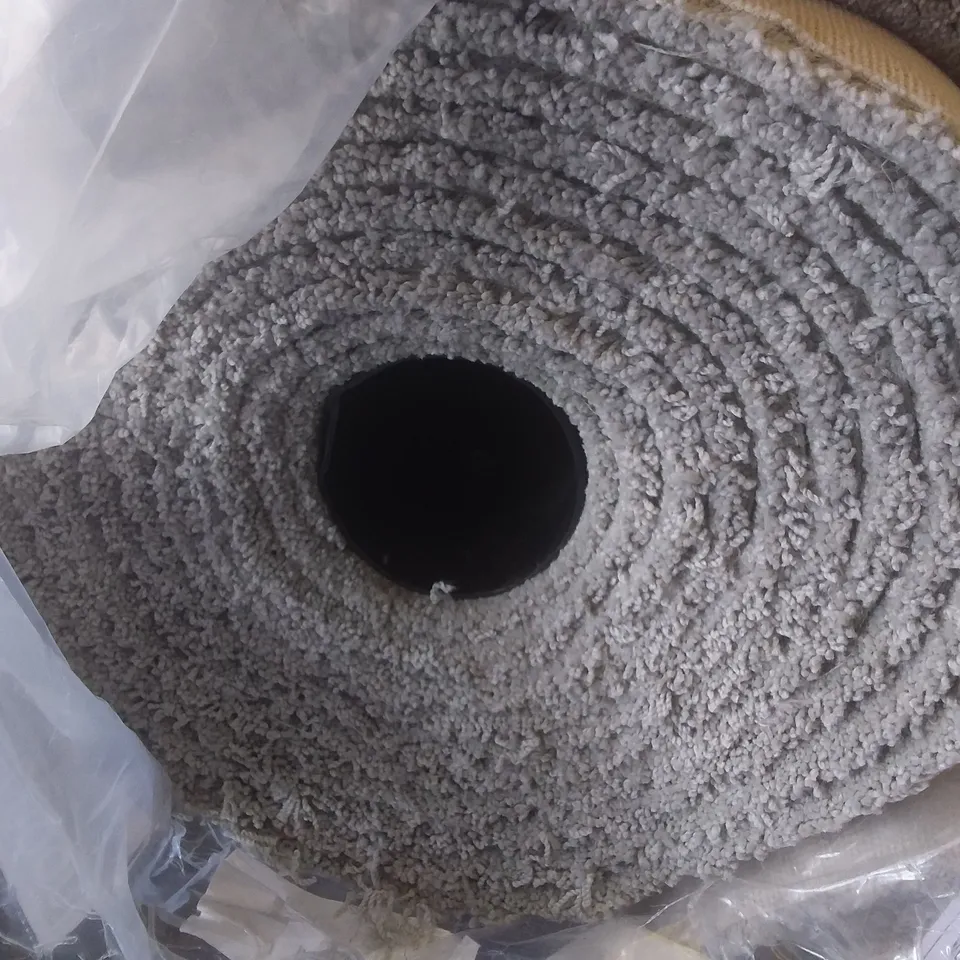 ROLL OF QUALITY ULTIMATE IMPRESSIONS PLUSH CARPET 5×8.85M