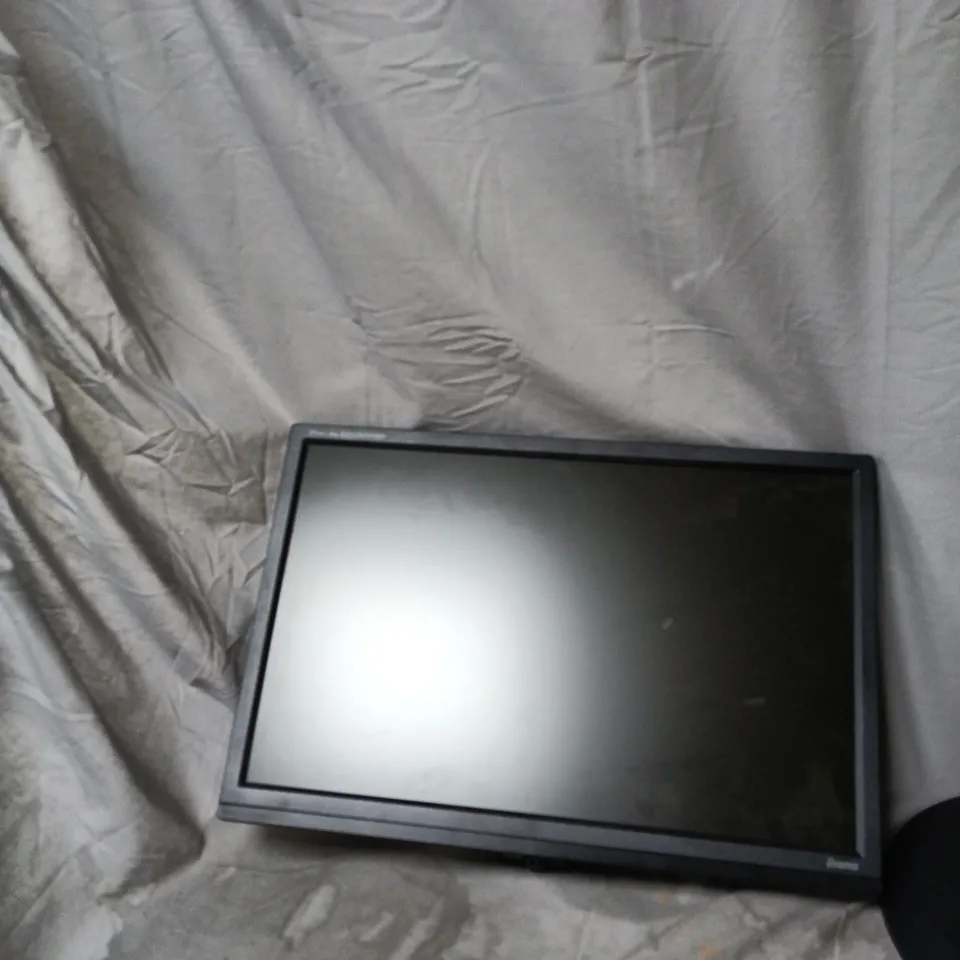 IIYAMA PROLITE 22\" LCD MONITOR (B2280WSD) – WITH STAND