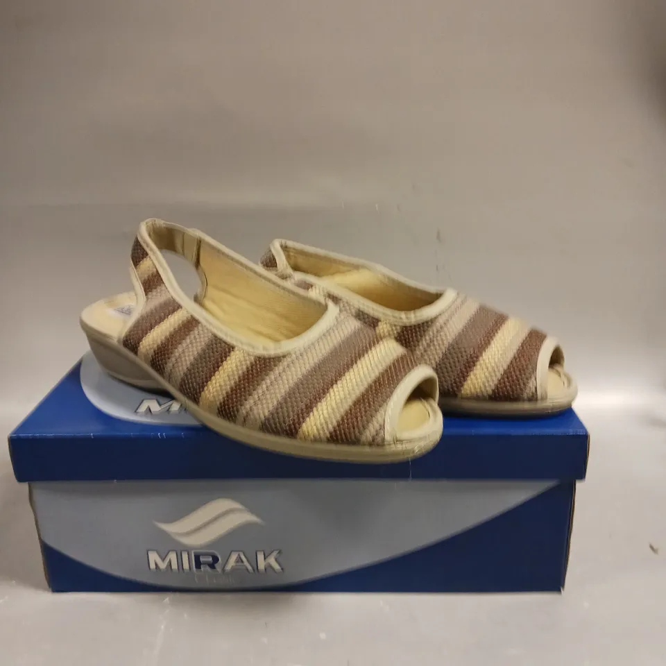BOXED PAIR OF MIRAK LADIES BROWN STRIPED SLINGBACK SANDALS - SIZE 5