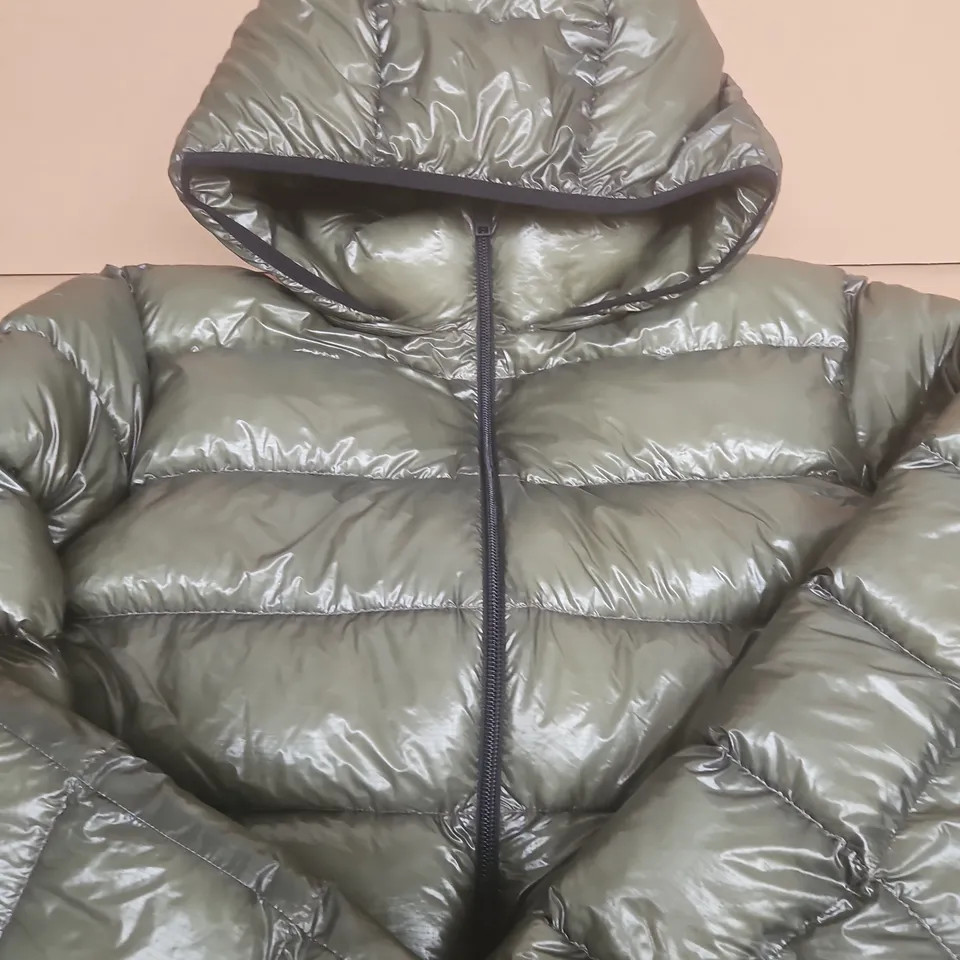 HERNO ULTRALIGHT ENGINEERING QUILTED HOODED JACKET – OLIVE GREEN - SIZE UNSPECIFIED 
