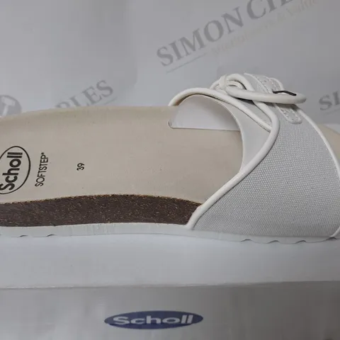 BOXED SCHOLL SANDLES IN WHITE SIZE 6