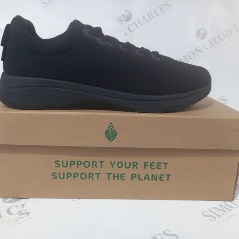 BOXED PAIR OF GREEN STEPS SHOES IN BLACK UK SIZE 6.5
