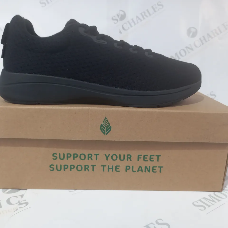 BOXED PAIR OF GREEN STEPS SHOES IN BLACK UK SIZE 6.5