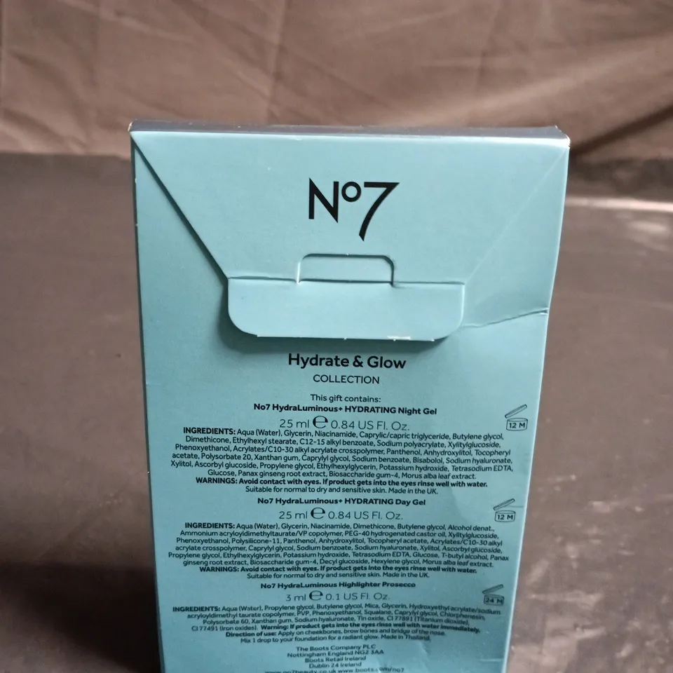 NO7 HYDRATE & GLOW COLLECTION GIFT SET