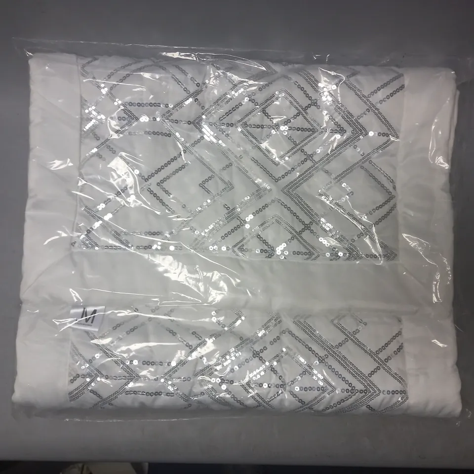 JULIEN MACDONALD SEQUIN RUNNER IN WHITE (50 X 200CM)