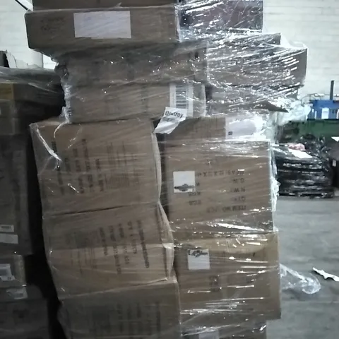 PALLET OF HOUSEHOLD ITEMS TO INCLUDE CHRISTMAS LIGHTS, JERRY CAN AND OTHER ASSORTED ITEMS...
