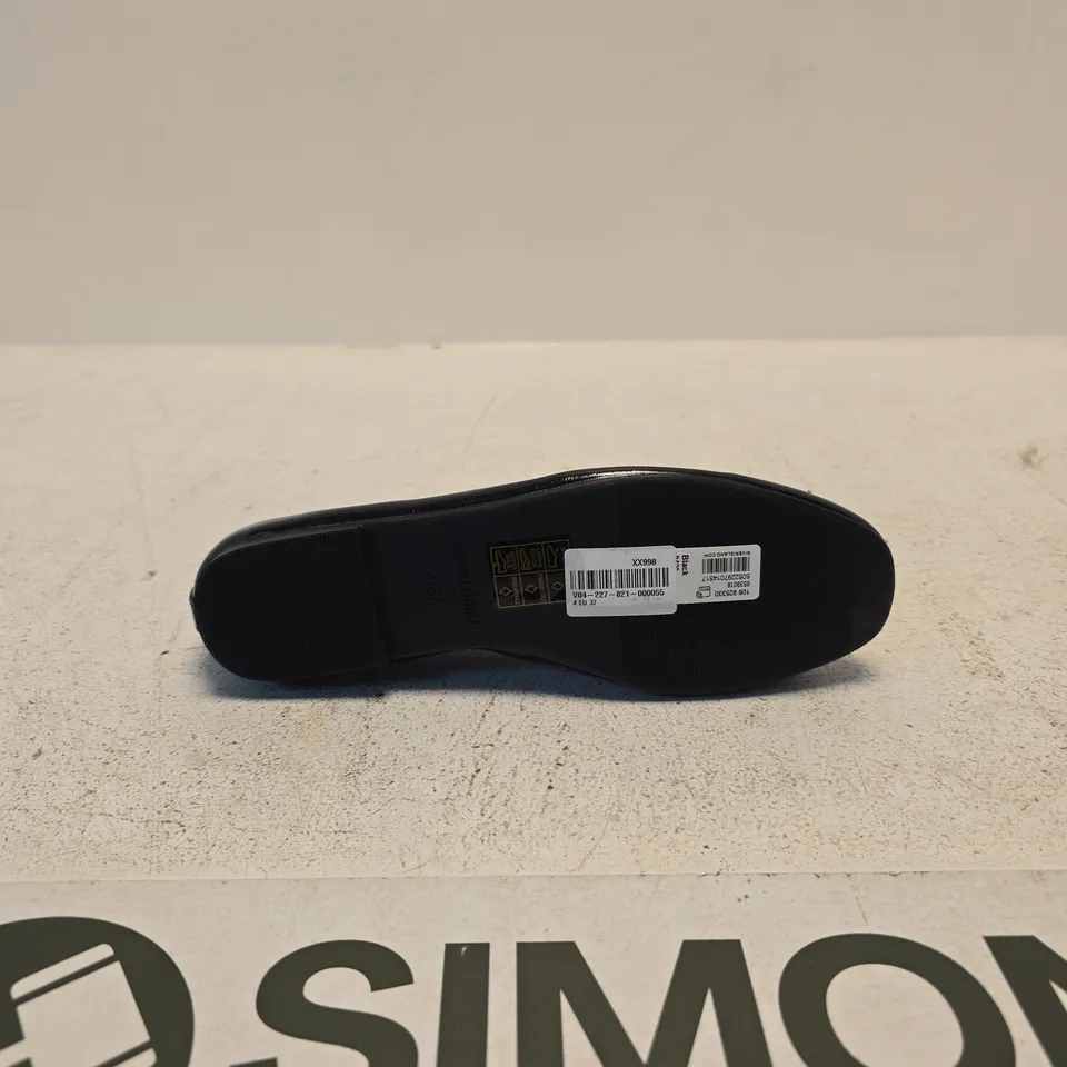 RIVER ISLAND BLACK PATENT BOW FLATS – UK4