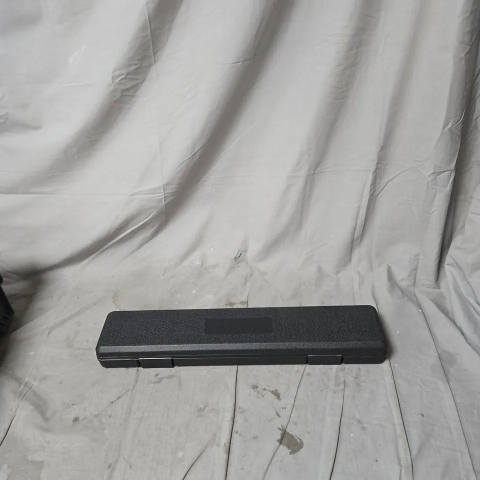 DRILL BIT SET IN PLASTIC CASE