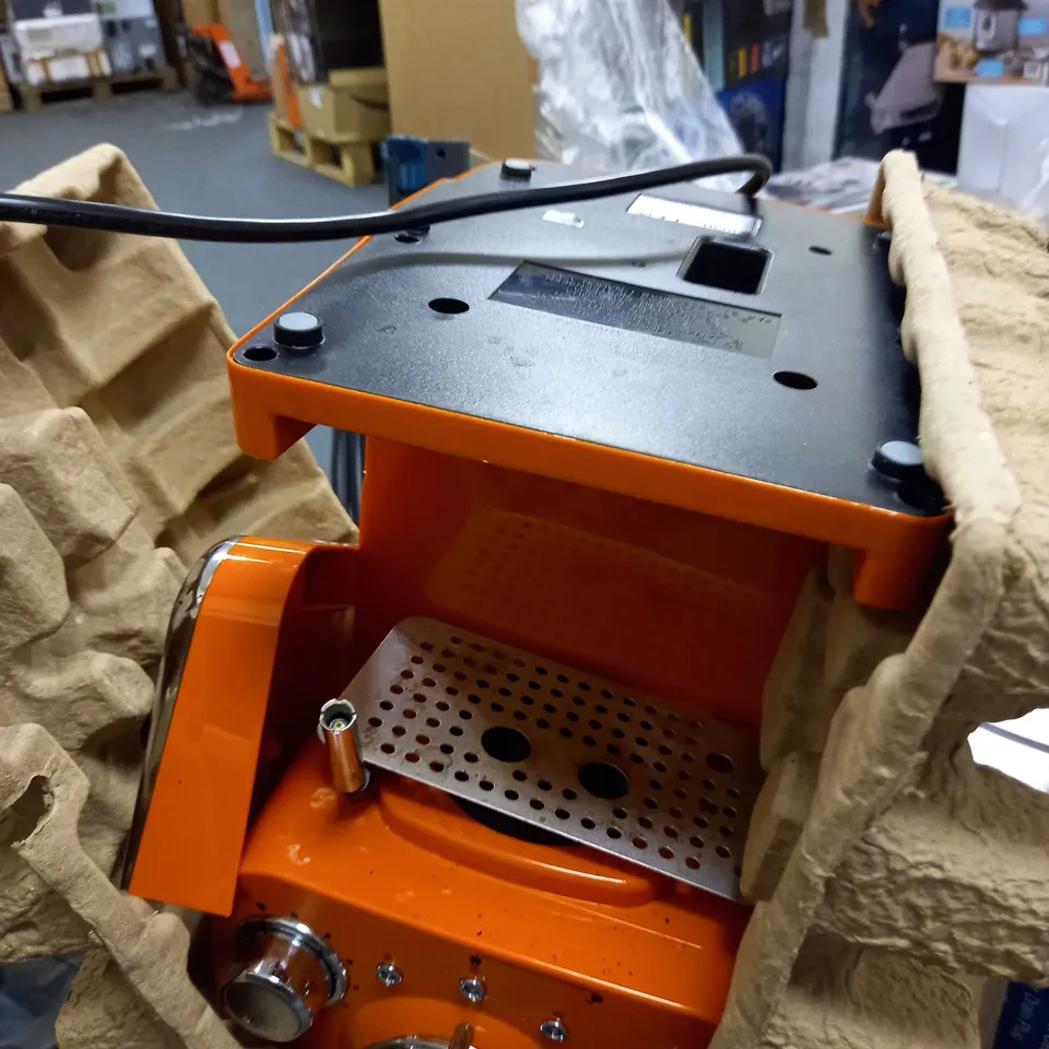 SWAN RETRO PUMP ESPRESSO COFFEE MACHINE