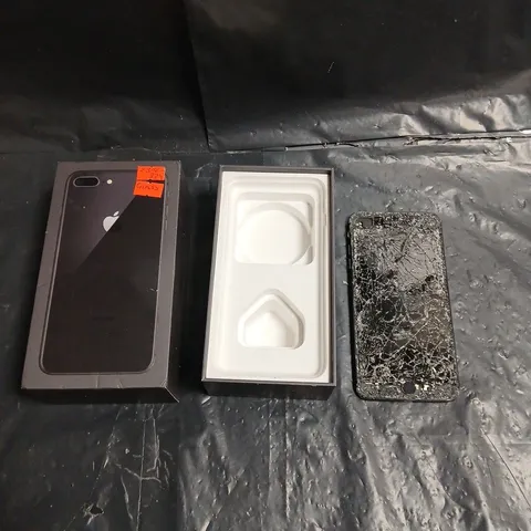 APPLE IPHONE 8 PLUS IN SPACE GRAY 64GB – BOXED, CRACKED SCREEN