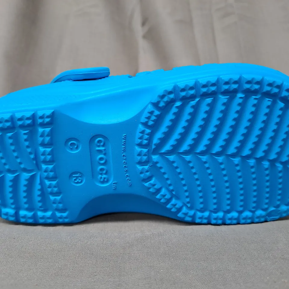 PAIR OF CROCS KIDS BAYA CLOGS IN BLUE UK SIZE 13