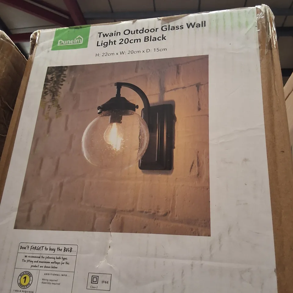 BOXED DUNELM TWAIN OUTDOOR GLASS WALL LIGHT – BLACK (20CM)