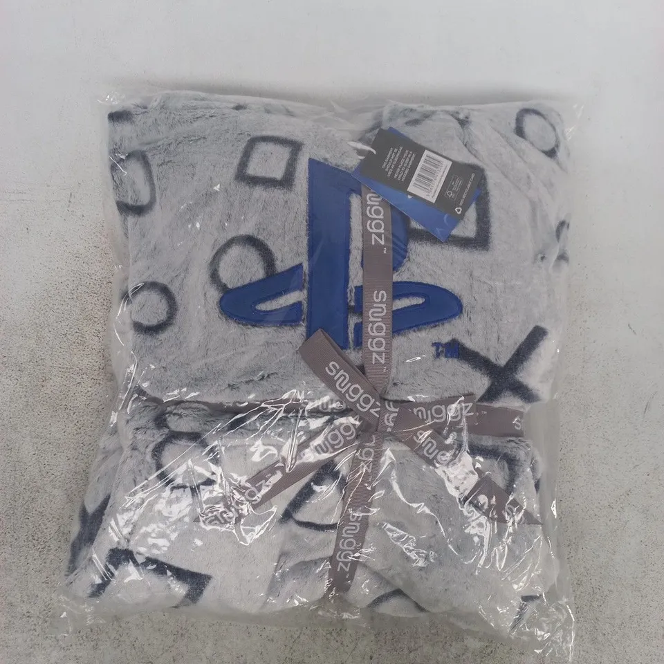 BAGGED SNUGGZ PLAYSTATION LITE HOODIE BLANKET IN GREY/NAVY SIZE LARGE