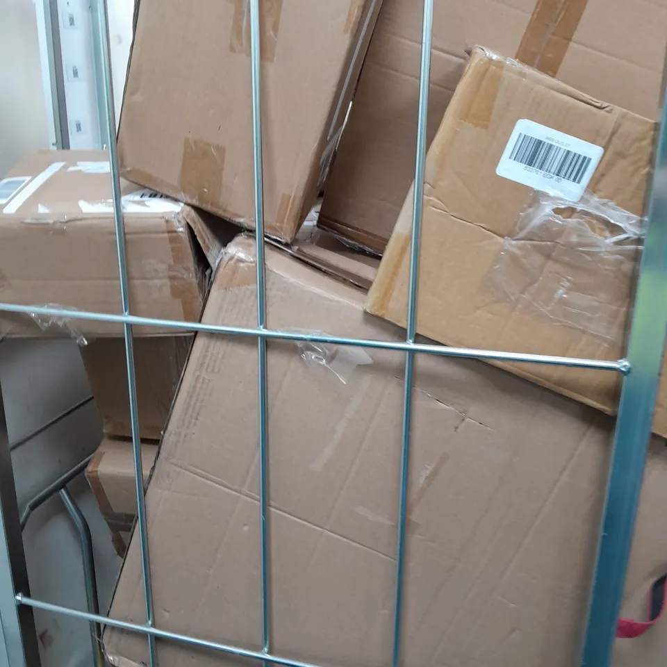 CAGE OF APPROX 15 ASSORTED ITEMS TO INCLUDE - USB FAN , AIR CON FAN , LAMP ETC